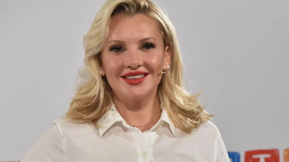 Reality TV Teilnehmerin Evelyn Burdecki zu Gast beim 26. RTL Spendenmarathon wir helfen Kindern *** Reality TV contestant Evelyn Burdecki as a guest at the 26 RTL telethon we help children