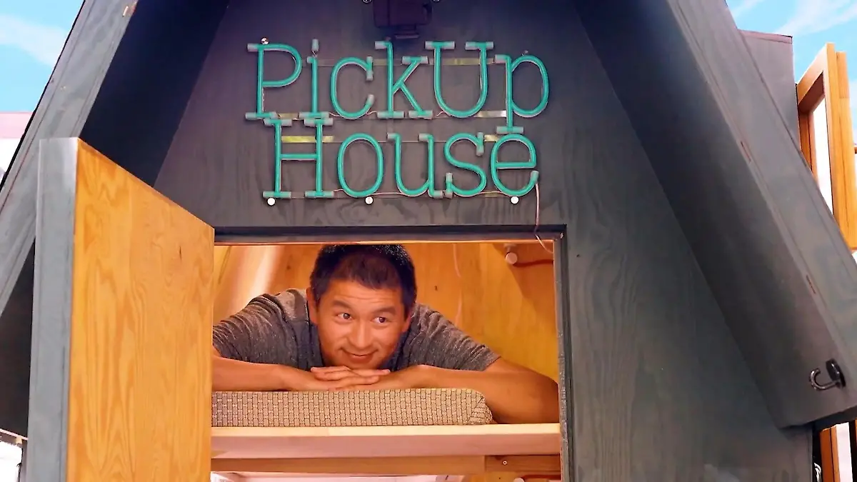 Berliner Architekt betreibt Mini-Hotel – für Obdachlose! Eine Nacht auf 2,5 Quadratmeter