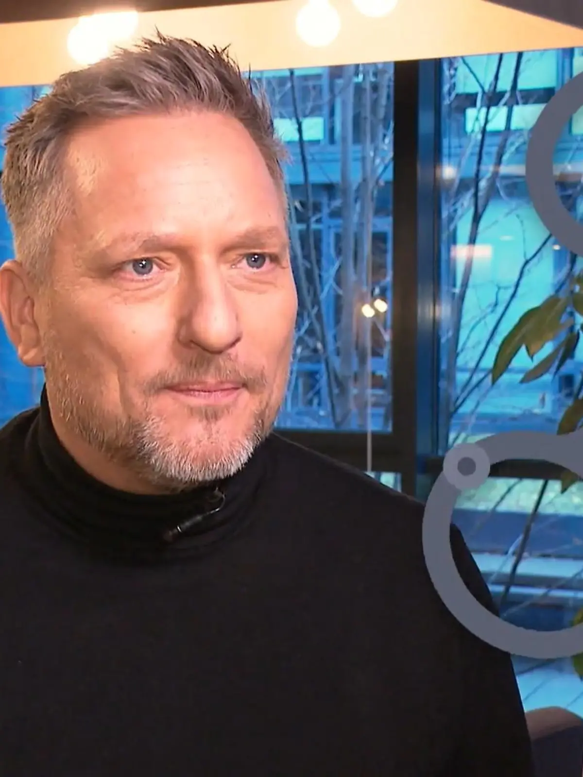 Bild zu: "GZSZ-Star Lars Pape vom eigenen Bruder verhaftet!"
