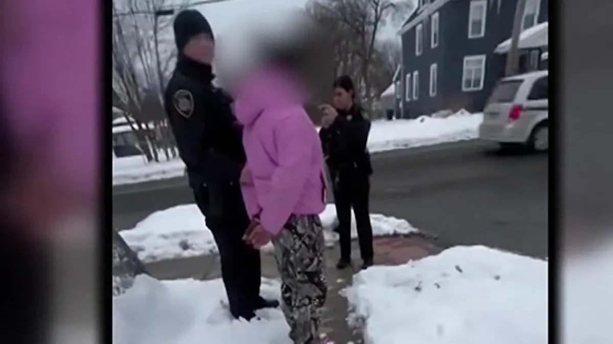 Elfjährige in Handschellen – völlig unschuldig! Auf der Suche nach Autodiebin