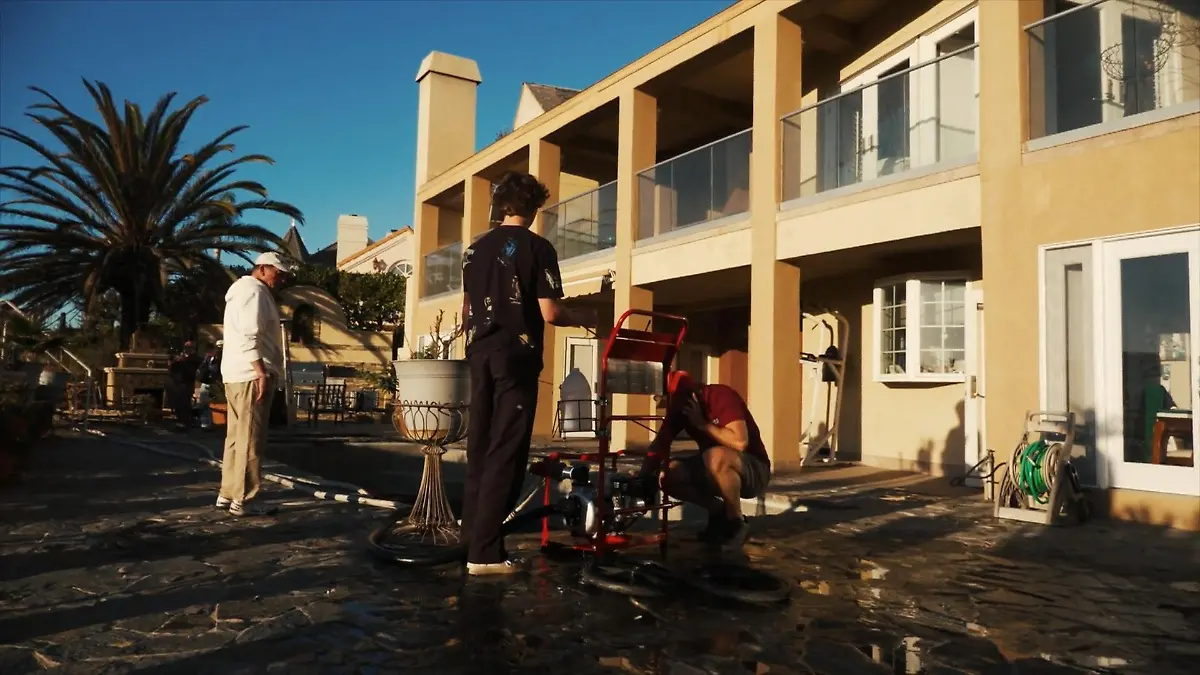 Deutscher von LA-Feuerhölle verschont – dank Sprinkleranlage Rettung dank Vorahnung