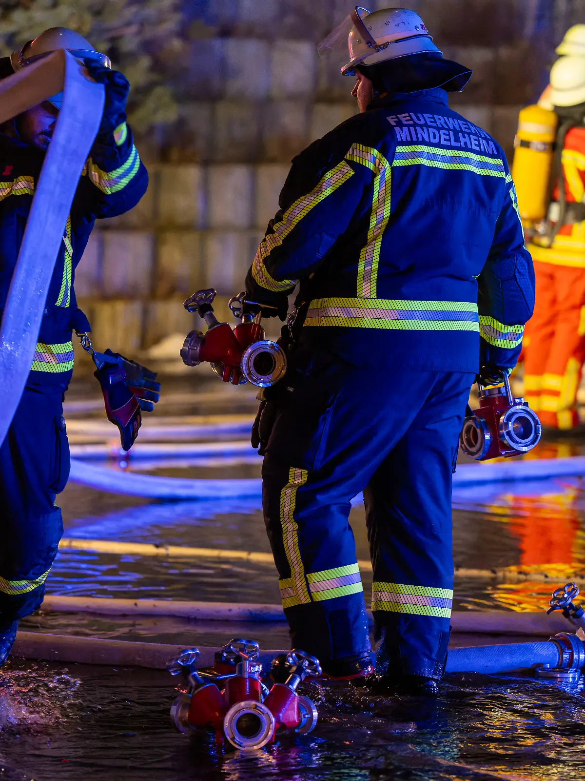 Nächtlicher Feuerwehreinsatz (Symbolfoto)