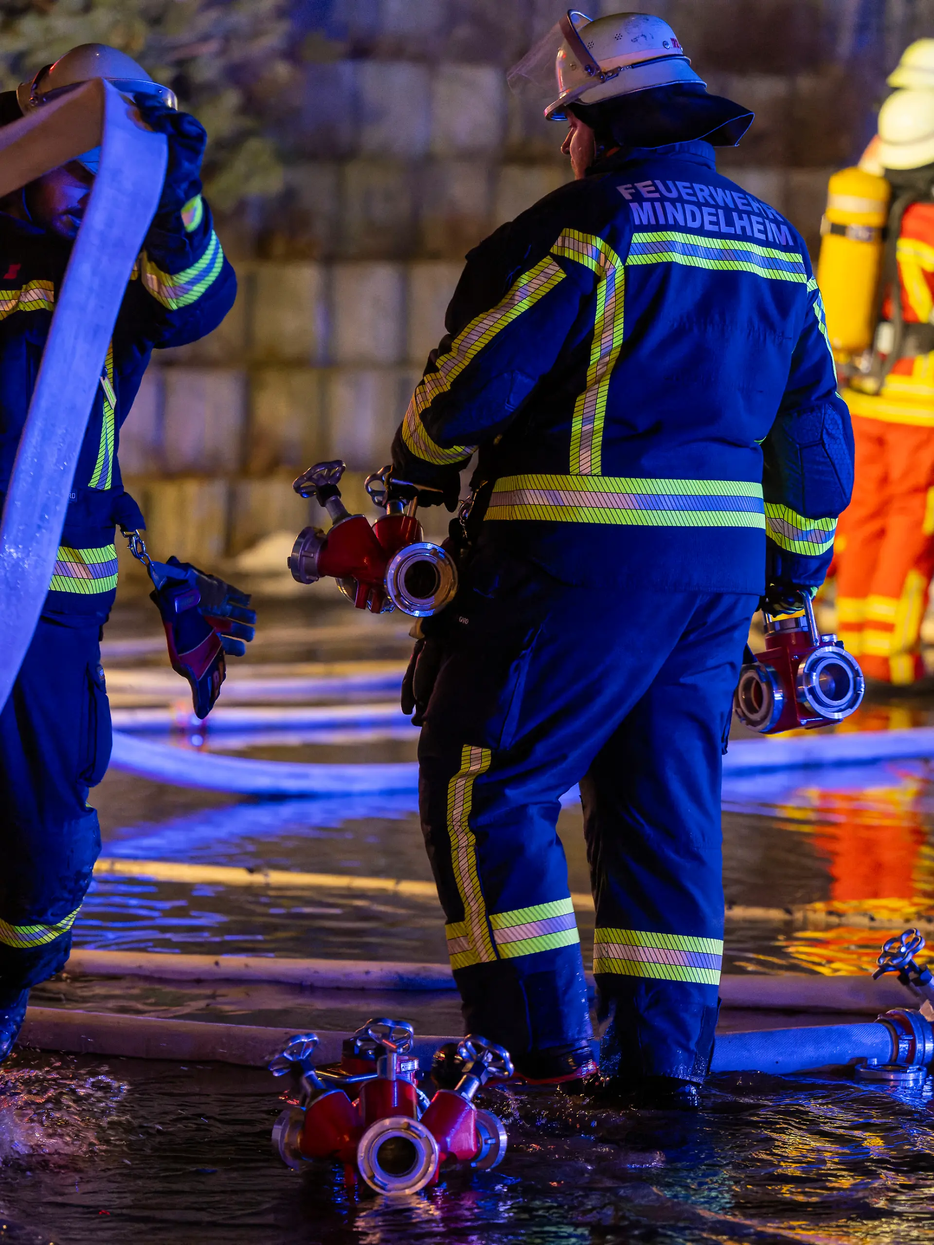 Nächtlicher Feuerwehreinsatz (Symbolfoto)