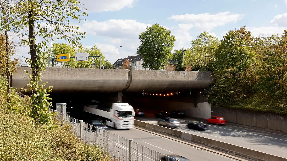 Im Werstener Tunnel in Düsseldorf kommt es zu dem Unfall. (Symbolbild)