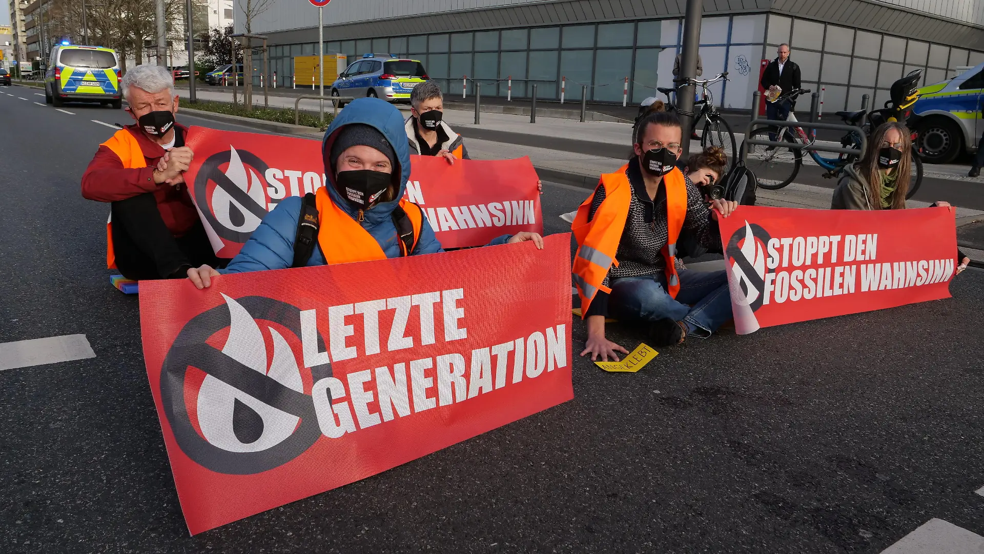 Aktivisten der "Letzen Generation" in Frankfurt