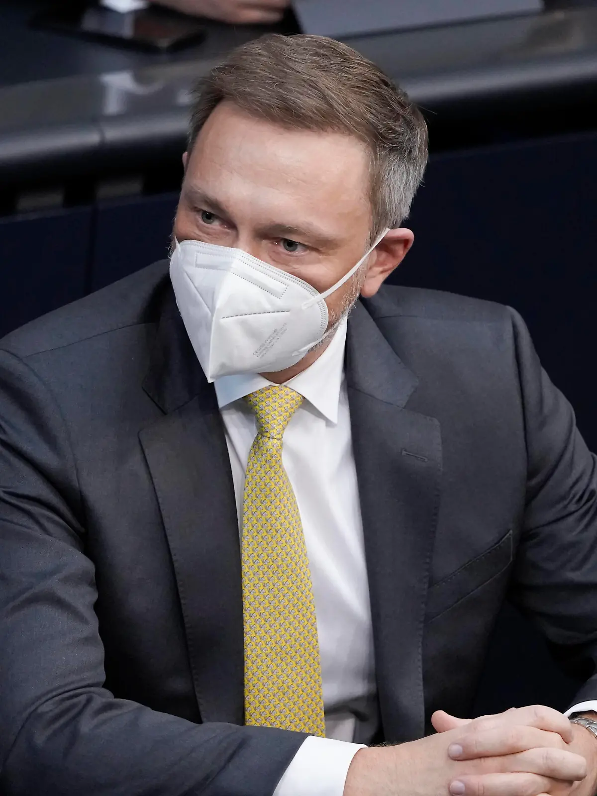  28. Bundestagssitzung und Debatte Aktuell,07.04.2022 Berlin, Finanzminister Christian Lindner FDP im Portrait auf der Regierungsbank bei der Debatte Impfpflicht gegen SARS-CoV-2 bei der 28. Sitzung des Deutschen Bundestag in Berlin Berlin Berlin Deutschland *** 28 Bundestag session and debate Current,07 04 2022 Berlin, Finance Minister Christian Lindner FDP in portrait on the government bench during the debate mandatory vaccination against SARS CoV 2 at the 28 session of the German Bundestag in Berlin Berlin Germany