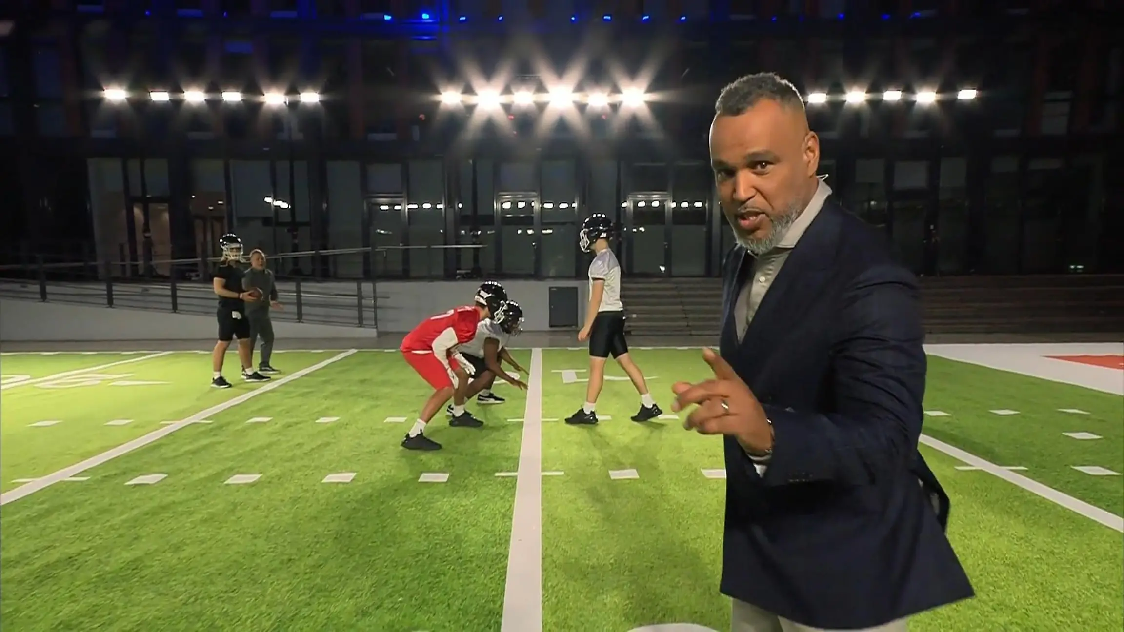 Was macht Travis Kelce so besonders Der Coach erklärt!