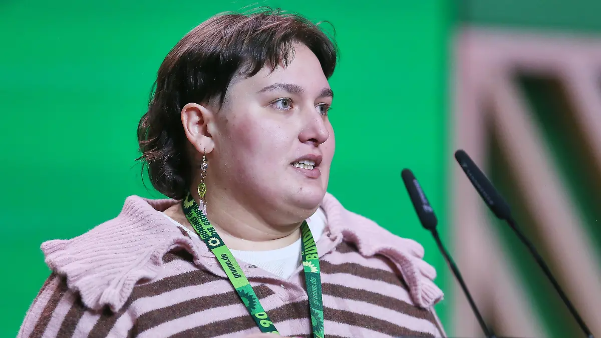 Shirin Kreße spricht bei der 50. Bundesdelegiertenkonferenz von Bündnis90/ Die Grünen am 16. November 2024.