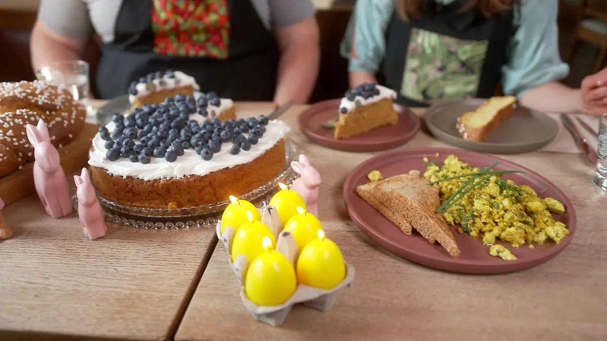 Angerichtet; Das vegane Osterfrühstücksmenü