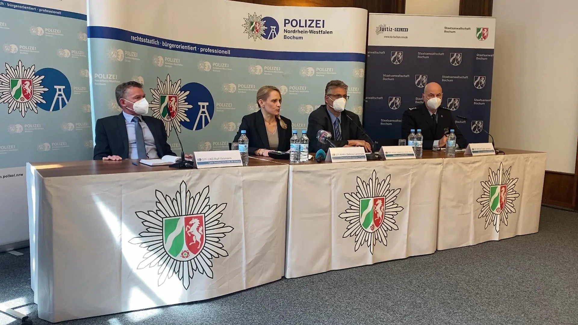 Die Polizei Bochum und die Staatsanwaltschaft Bochum bei einer PK.