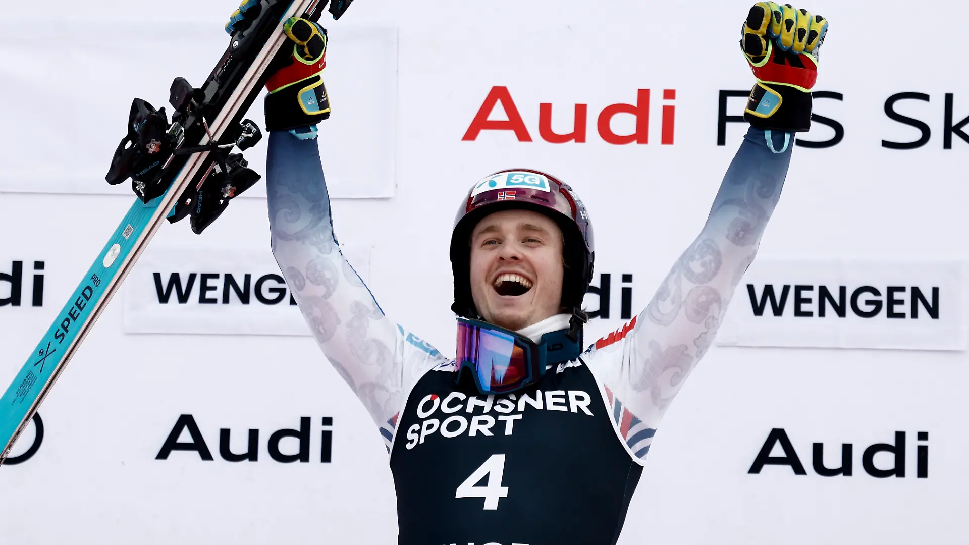 Atle Lie McGrath jubelt nach seinem Sieg beim Slalom in Wengen.