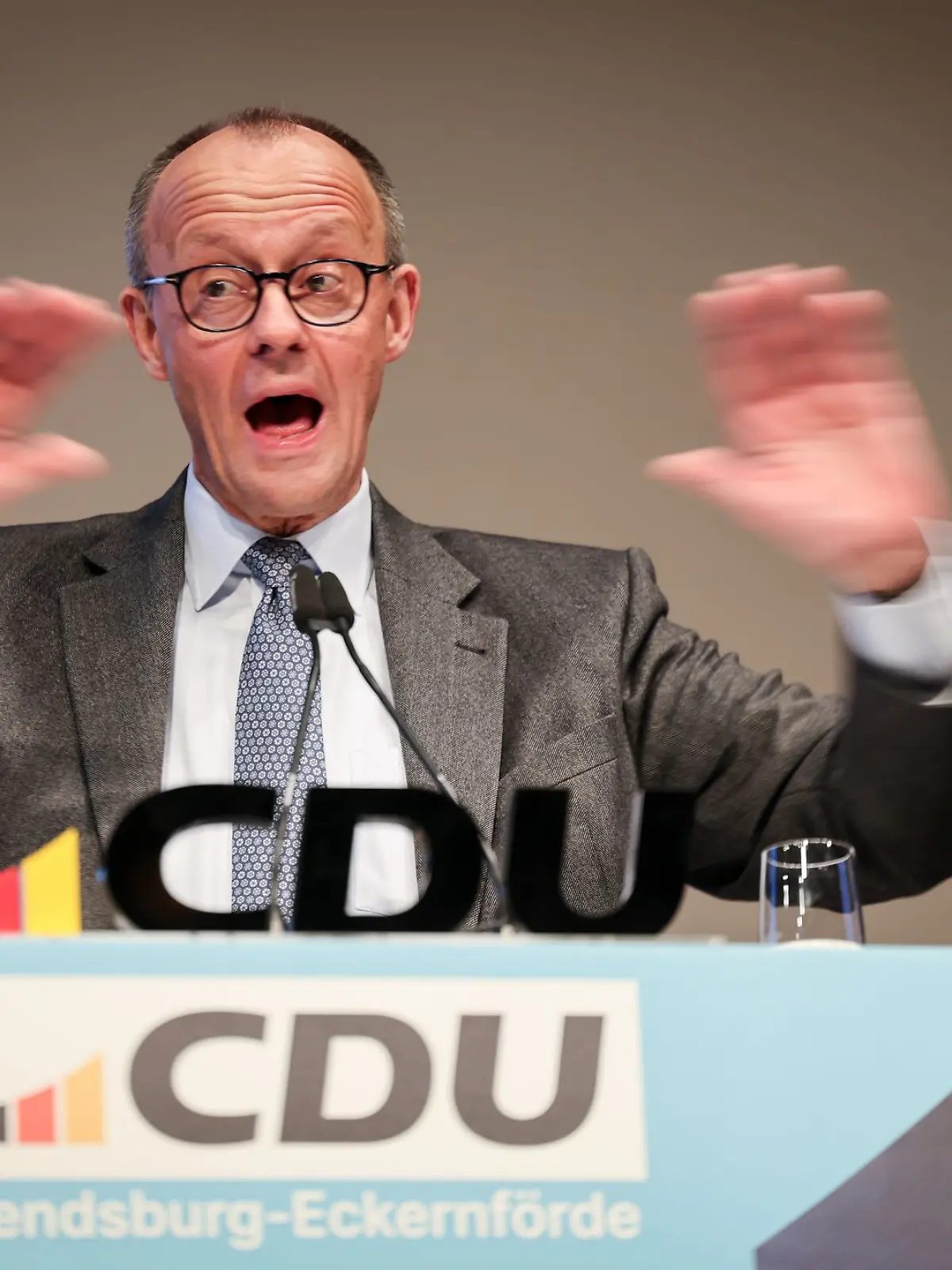 Bild zu: "Friedrich Merz will alle deutschen Grenzen schließen"