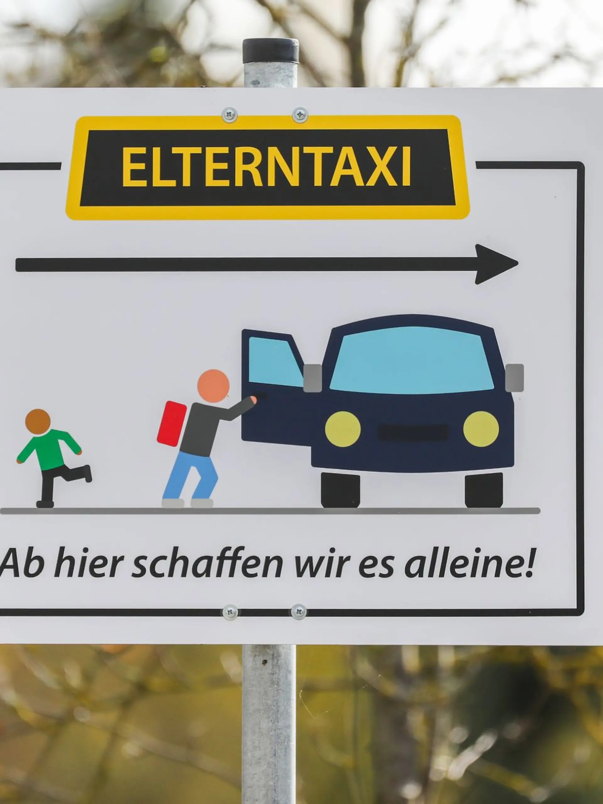 Bild zu: "Baden-Württemberg plant Verbot von Elterntaxis – RTL hat nachgefragt"