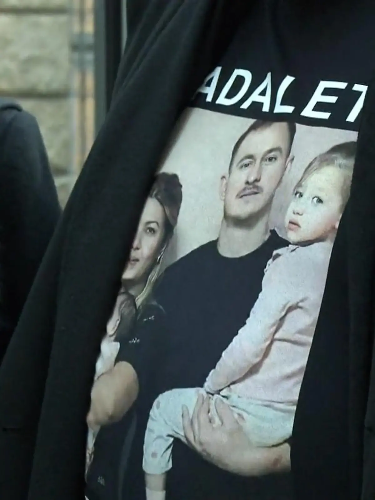 Bild zu: "Familie stirbt in Flammen"