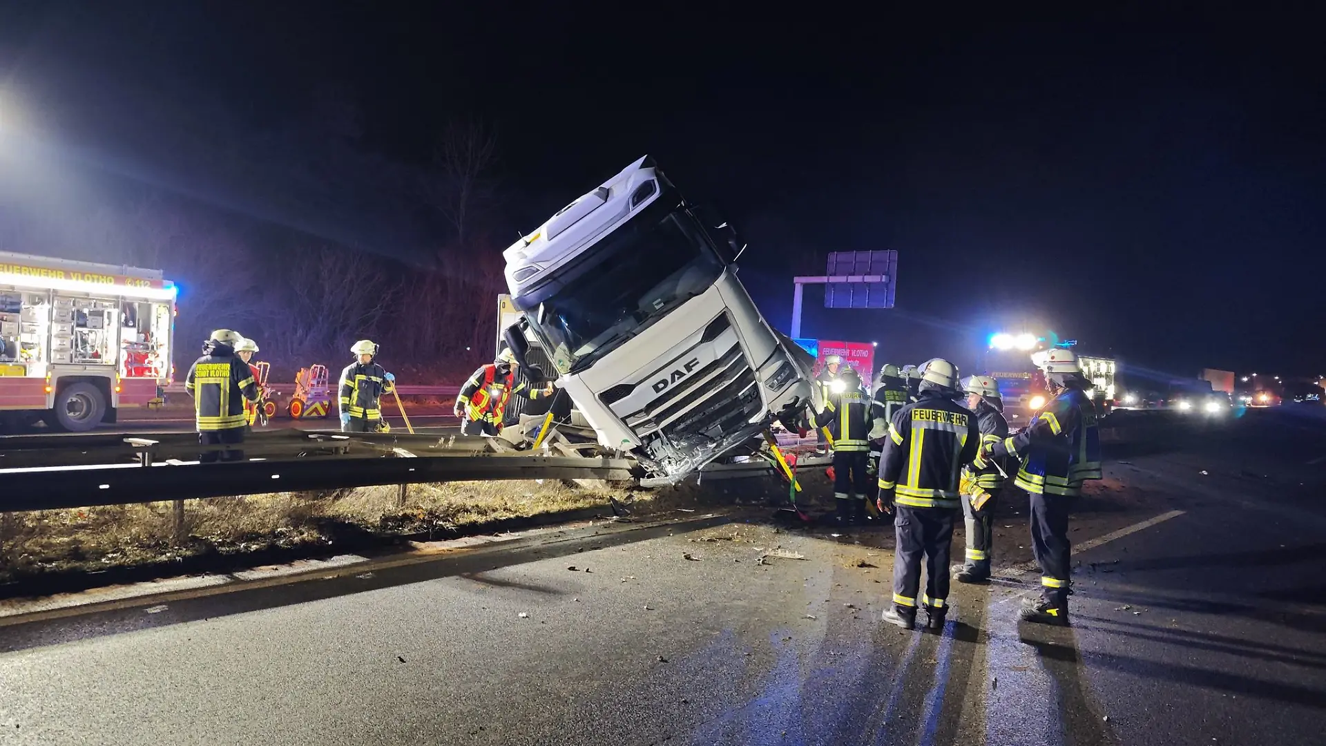 Ein umgekippter Lkw auf der A2 sorgt für erhebliche Einschränkungen im Berufsverkehr.