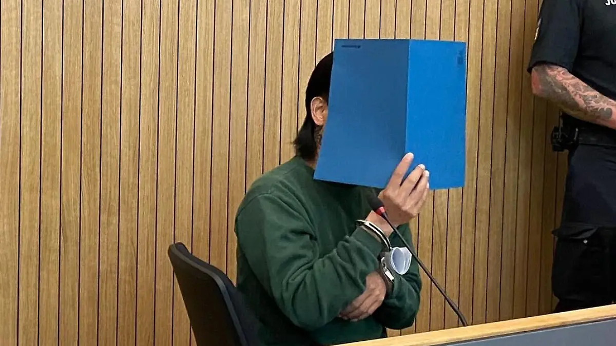 Der Ehemann ist wegen Todschlags angeklagt und steht seit April vor Gericht.