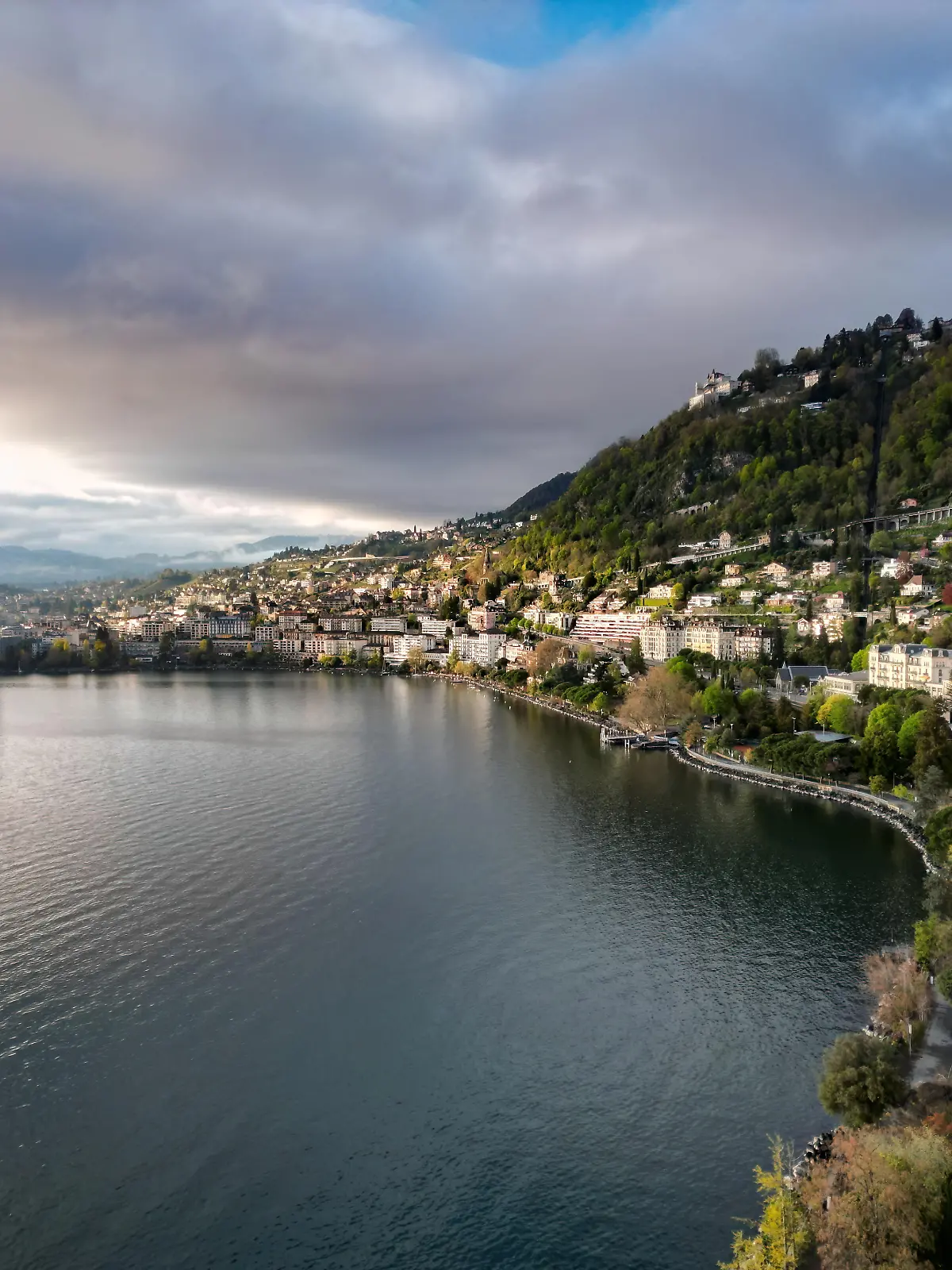 Die Schweiz überzeugt mit wunderschönen See- und Bergpanoramen –wie hier am Genfersee.