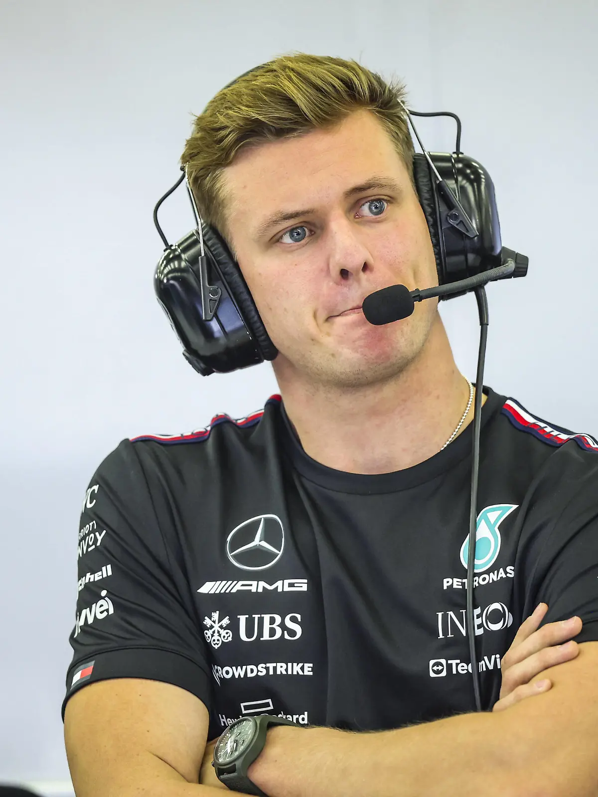 Sport Bilder des Tages SCHUMACHER Mick ger, Reserve Driver of Mercedes AMG F1 Team, portrait during the Formula 1 Armco pre-season testing 2023 of the 2023 FIA Formula One World Championship, WM, Weltmeisterschaft from February 23 to 25, 2023 on the Bahrain International Circuit, in Sakhir, Bahrain - F1 - PRE-SEASON TESTING 2023 - BAHRAIN DPPI/Panoramic PUBLICATIONxNOTxINxFRAxITAxBEL G0OD4214
