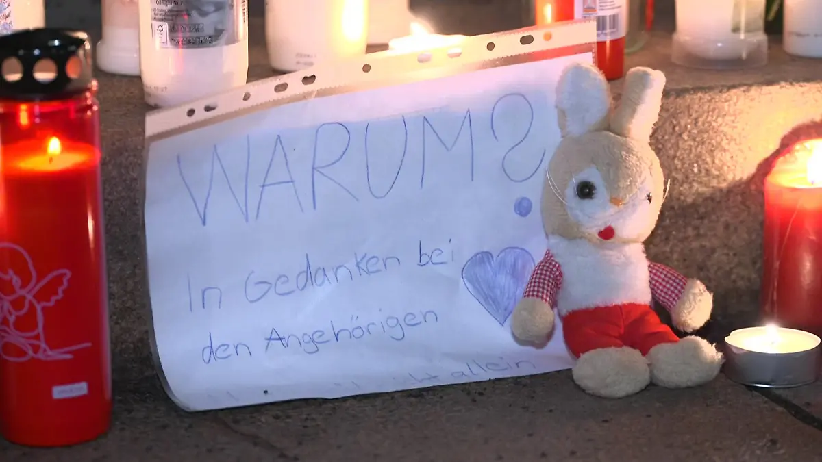 Beileidsbekundung nach den Messermorden in Aschaffenburg 