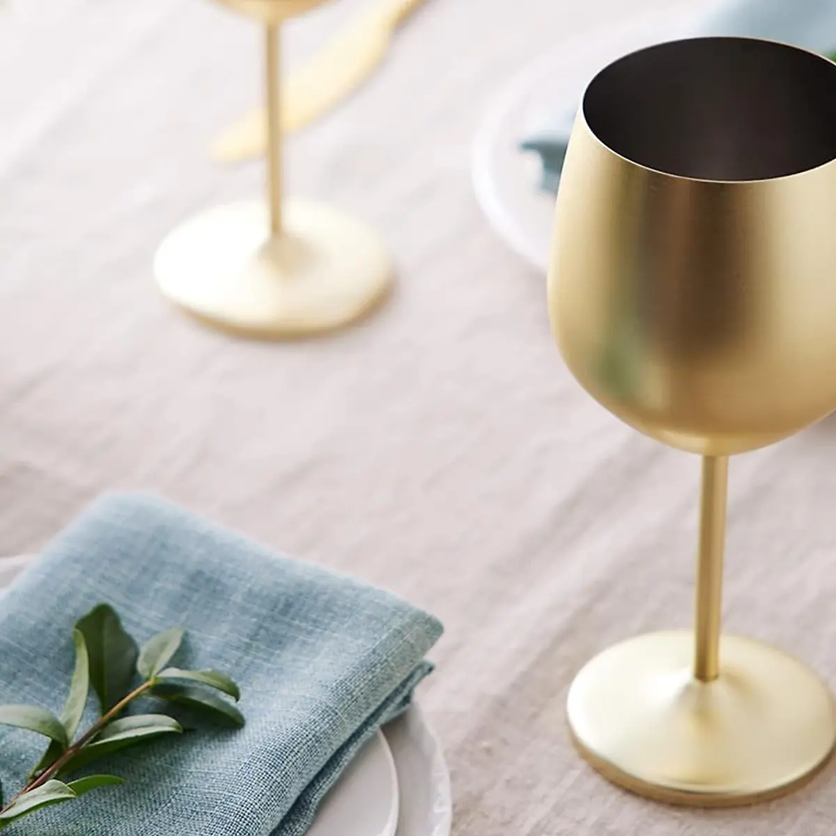 Love is Blind”: Hier gibt es die goldenen Weingläser