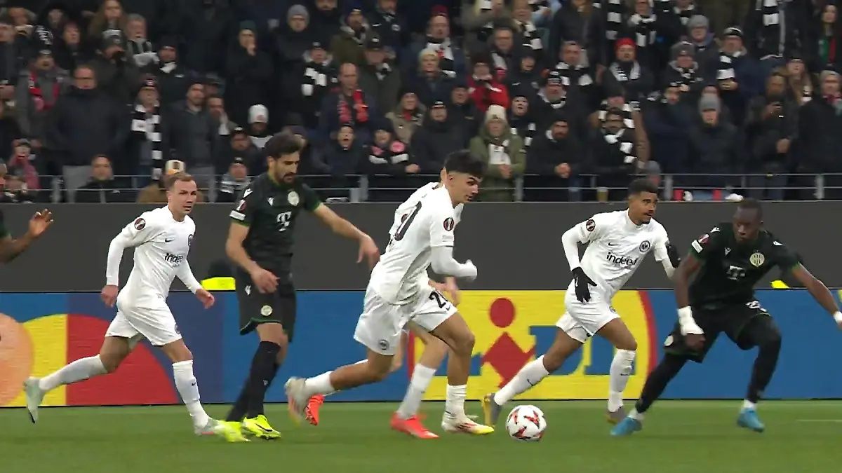 Tür ins Achtelfinale weit auf: Frankfurt gewinnt 2:0 Europa League bei RTL