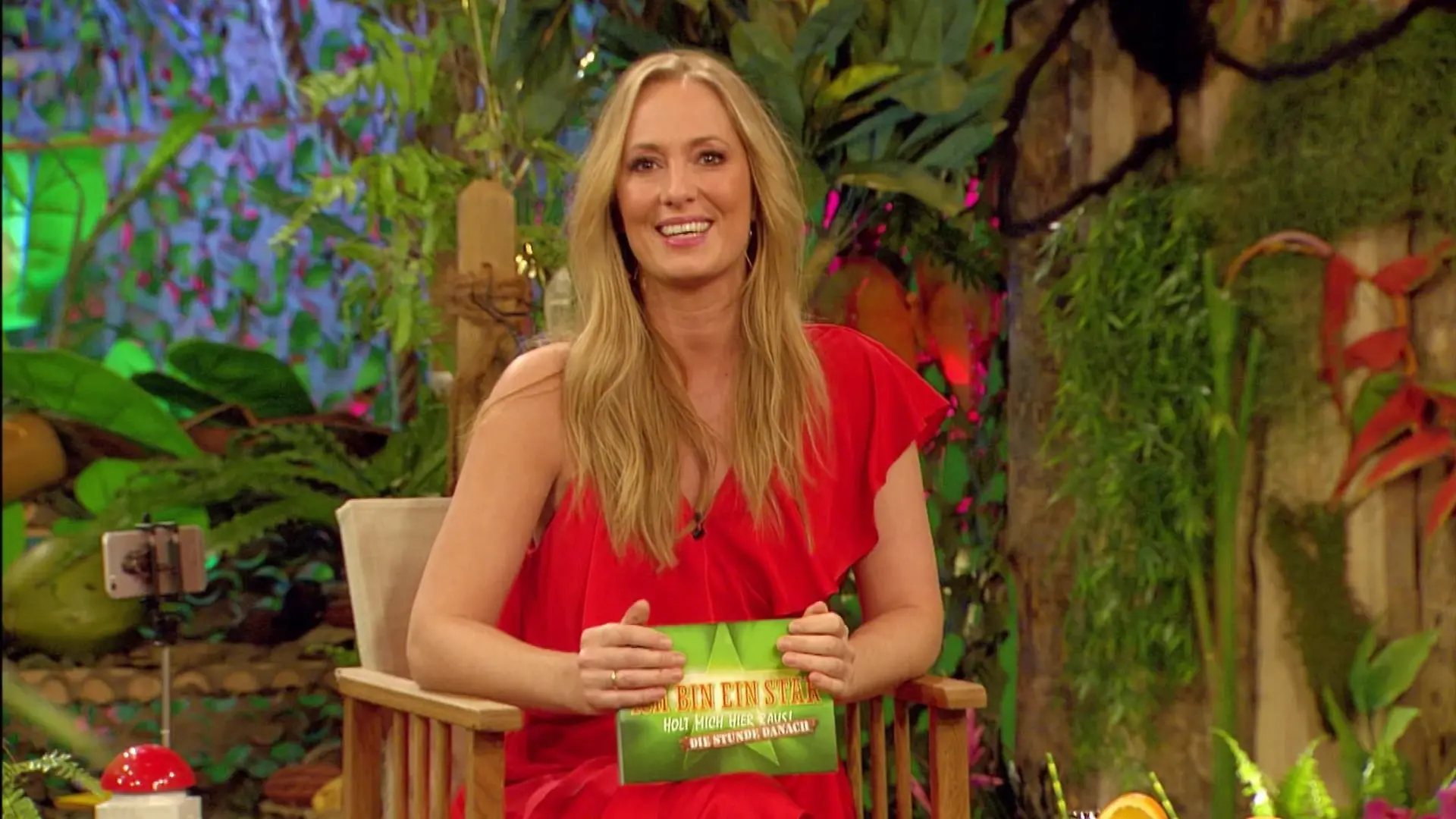 Nach dem täglichen Dschungelcamp bei RTL wird auch „Die Stunde danach” ordentlich auf den Busch klopfen. Im Anschluss an die Ausstrahlung der Liveshow aus Australien präsentiert Angela Finger-Erben täglich live die Dschungelshow aus Köln