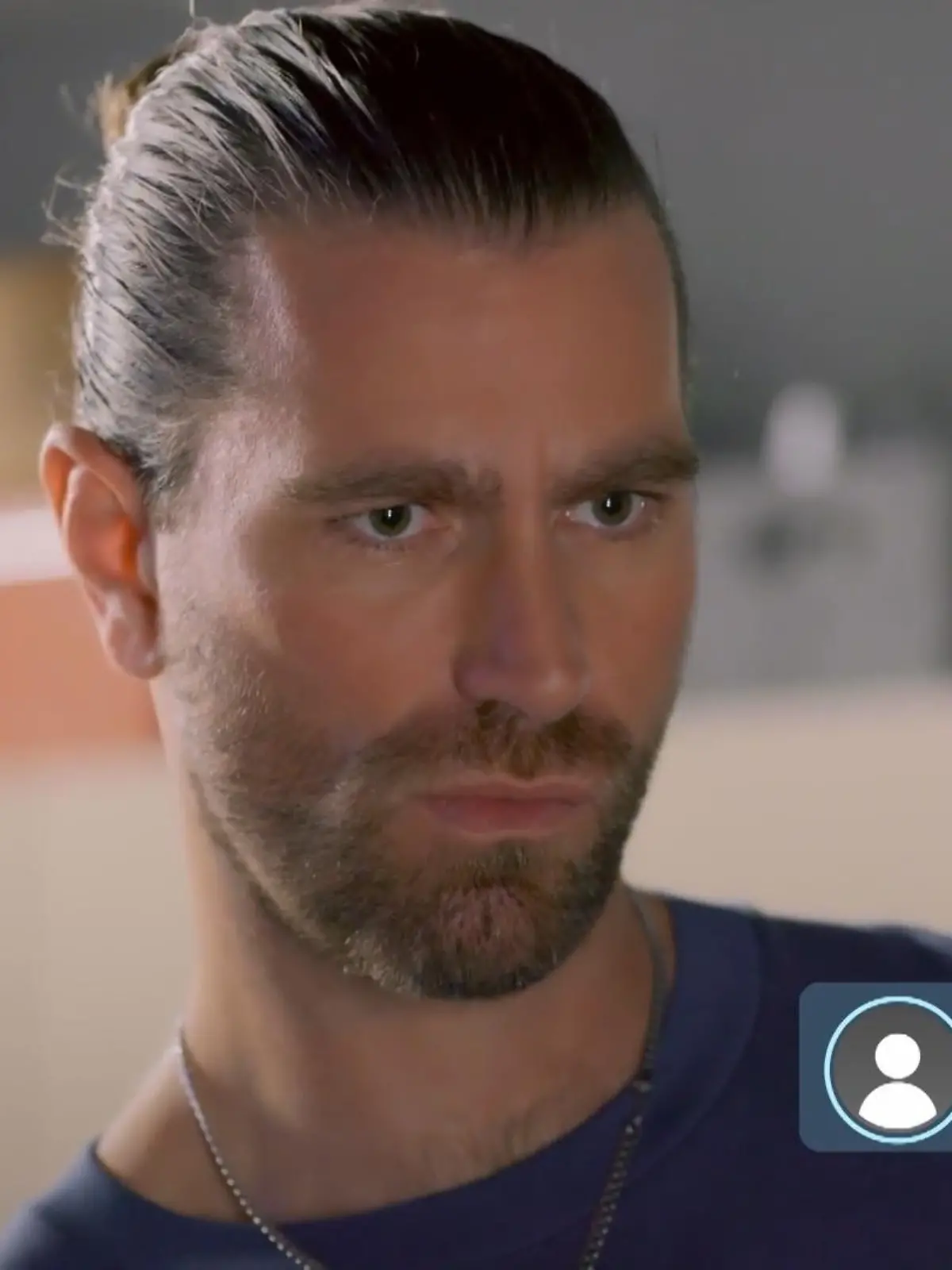 Unter uns: Henry bekommt ein dubioses Job-Angebot