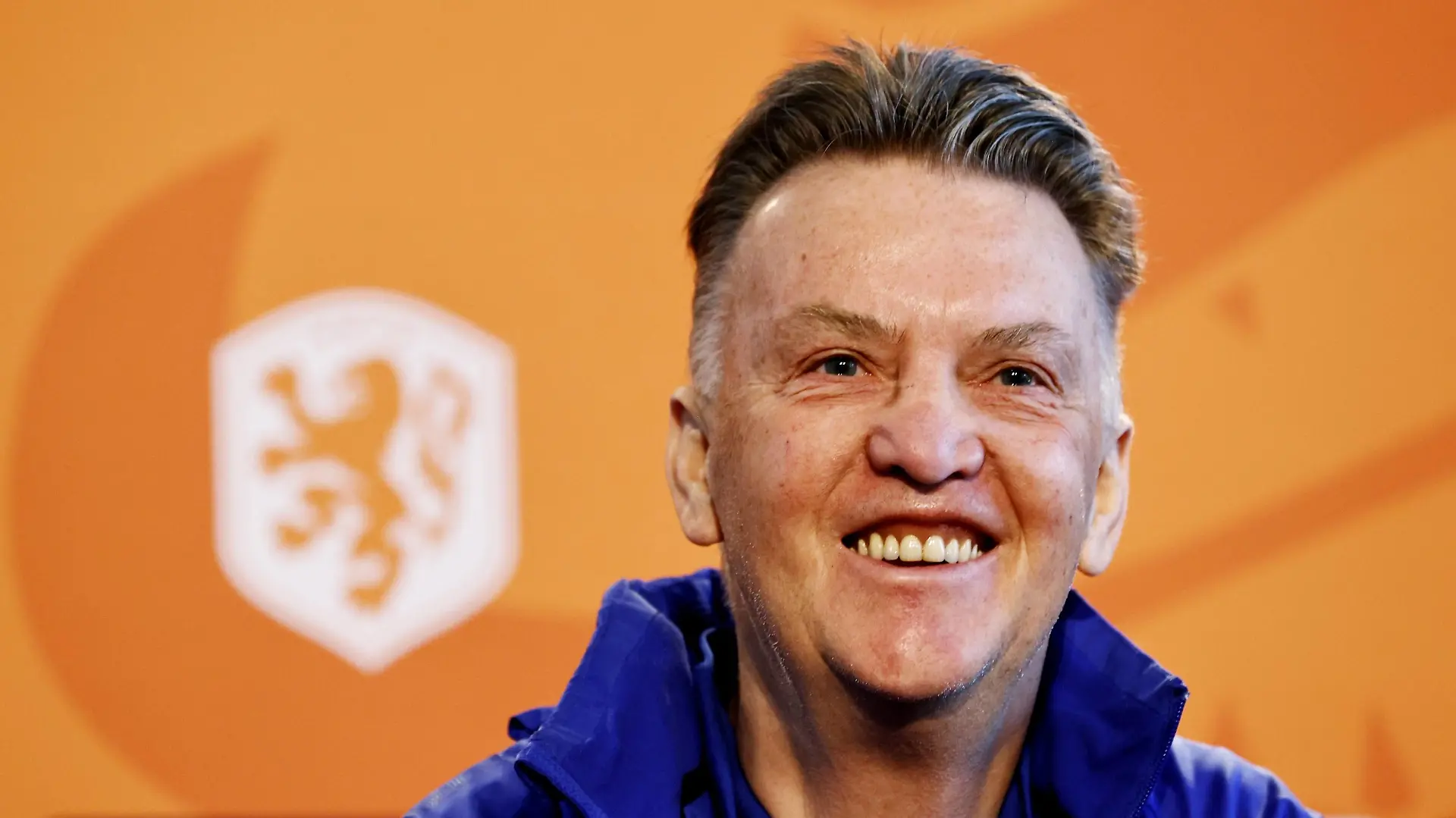 ZEIST - Coach Louis van Gaal during a press conference, PK, Pressekonferenz of the Dutch national team, Nationalteam on the KNVB Campus on March 25, 2022 in Zeist, the Netherlands. The Dutch national team is preparing for the friendly matches against Denmark and Germany. ANP MAURICE VAN STEEN International Friendly, Länderspiel, Nationalmannschaft 2021/2022 xVIxANPxSportx/xxANPxIVx *** ZEIST Coach Louis van Gaal during a press conference of the Dutch national team on the KNVB Campus on March 25, 2022 in Zeist, the Netherlands The Dutch national team is preparing for the friendly matches against Denmark and Germany ANP MAURICE VAN STEEN International Friendly 2021 2022 xVIxANPxSportx xxANPxIVx 446079191 originalFilename: 446079191.jpg