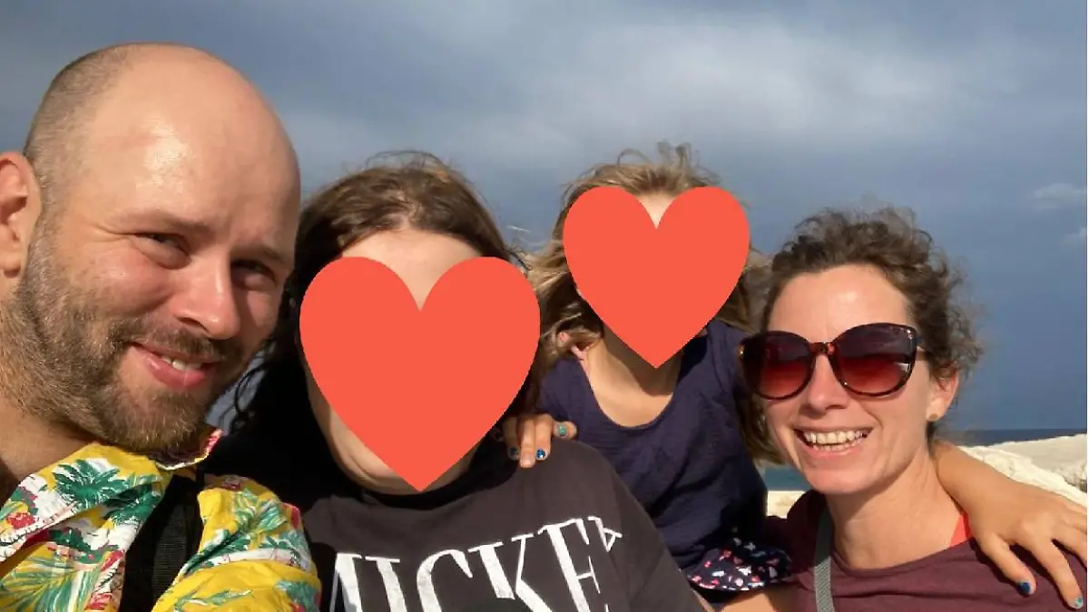 Robert mit seiner Freundin Antje und zwei Kindern