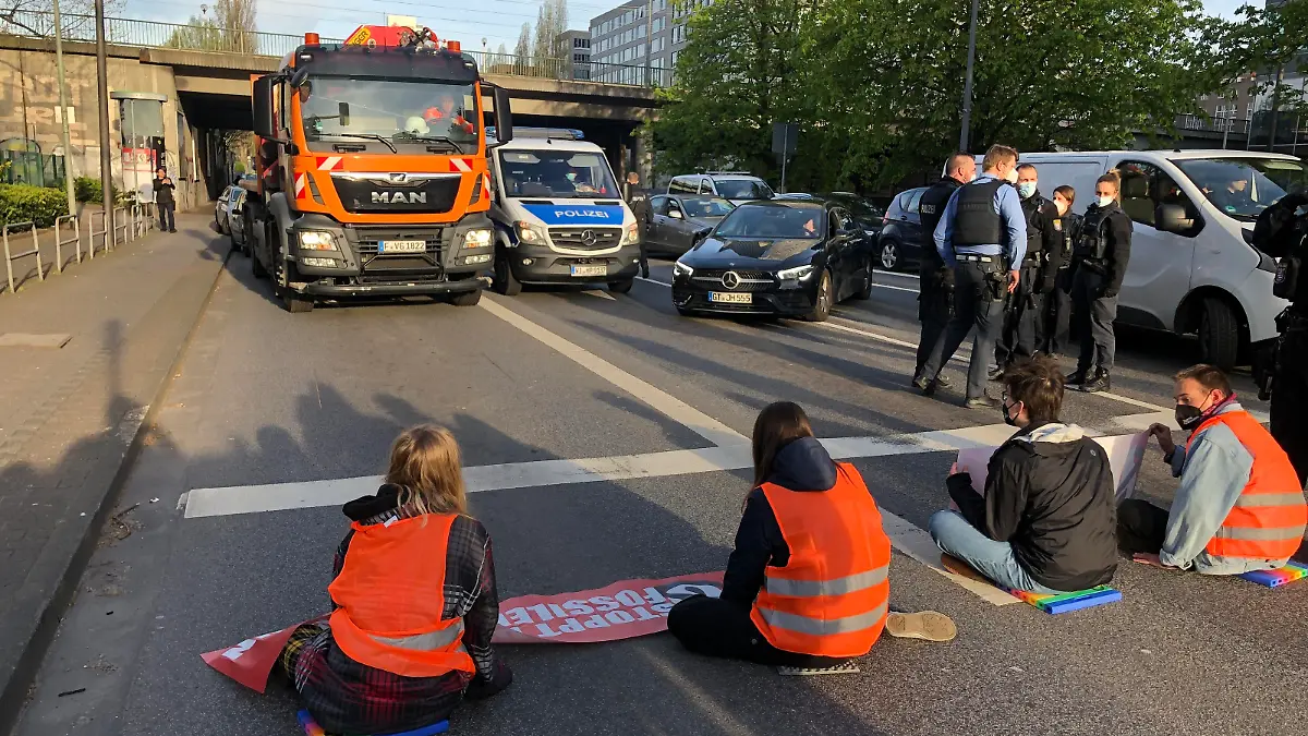 Umweltaktivisten der "Letzten Generation" in Frankfurt.