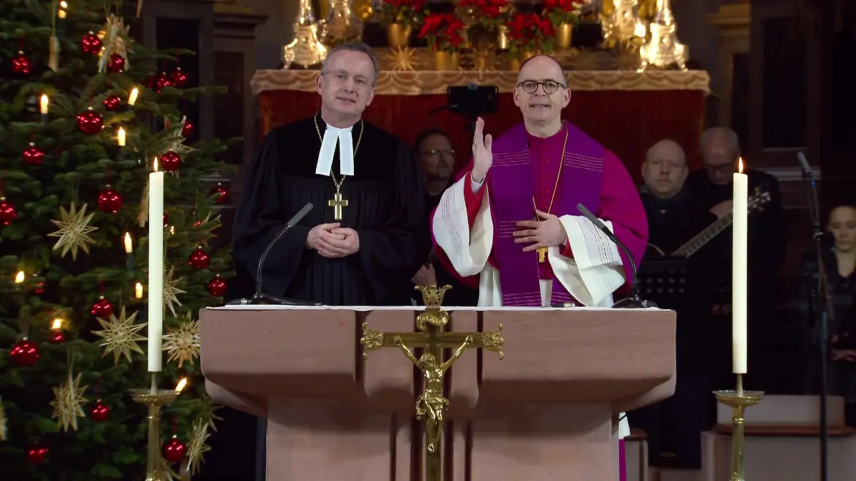 Der evangelische Landesbischof von Bayern, Christian Kopp und der katholische Würzburger Bischof Franz Jung leiteten den ökumenischen Gottesdienst in Aschaffenburg.