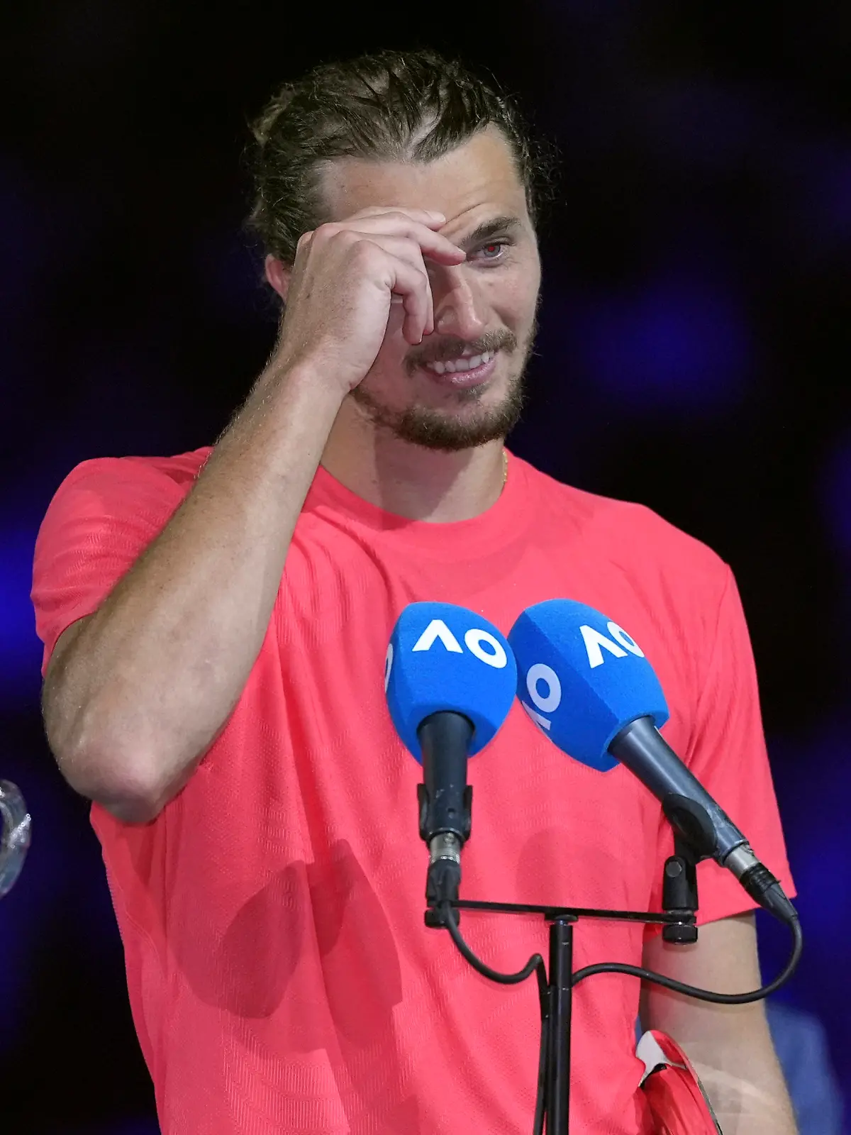 Alexander Zverev geht nach der Niederlage im Finale der Australian Opegen gegen Jannik Sinner mit sich brutal hart ins Gericht: „Ich bin einfach nicht gut genug.”