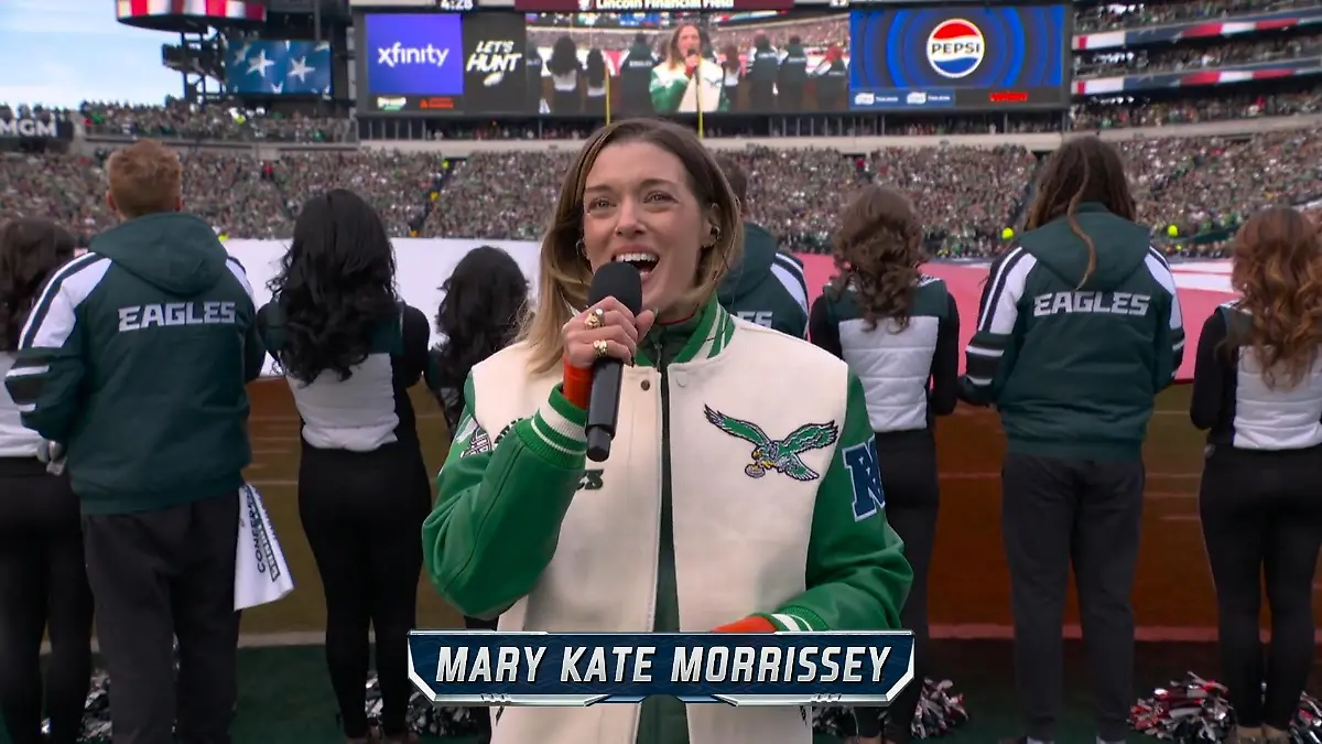Gänsehaut-Moment vor NFL-Halbfinale Hymne und besondere Flugshow