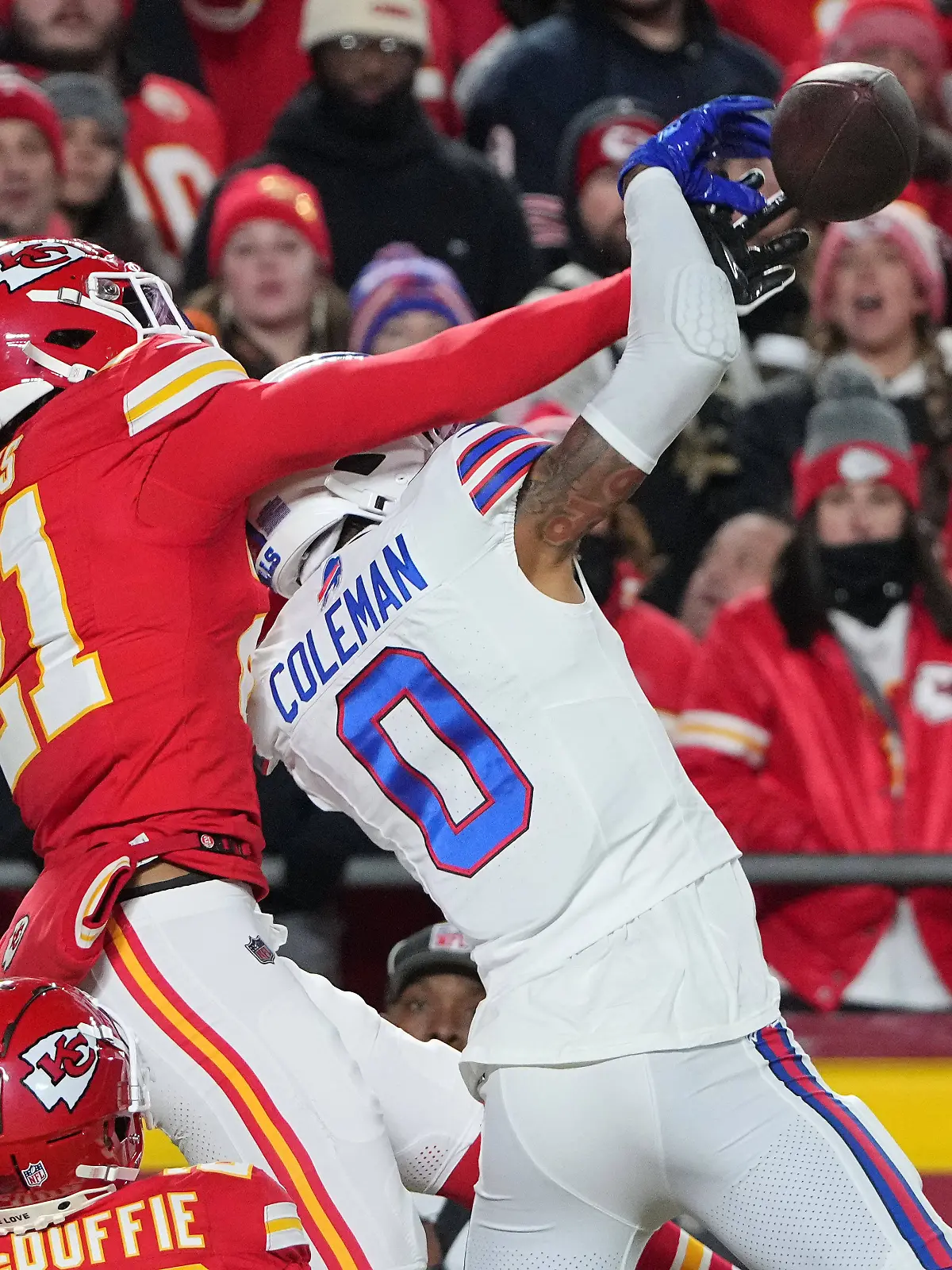 Bild zu: "Taylor Swift und die Chiefs fahren zum Super Bowl"