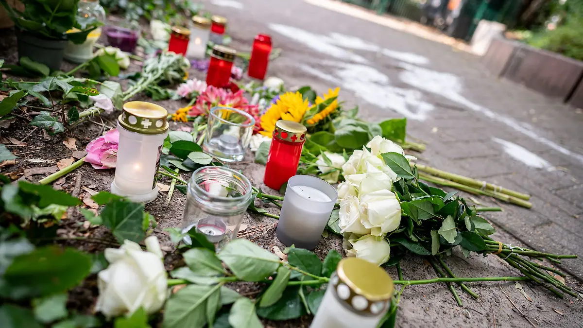 Aus «massiver Eifersucht» und «übersteigertem Besitzdenken» soll ein 50-Jähriger auf seine Ex-Frau eingestochen haben. Er kommt nun wegen Mordes vor Gericht.