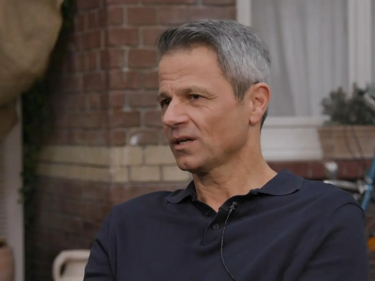 Unter uns” -Star Jens Hajek hat sich früher selbst um  Schlaganfall-Patienten gekümmert