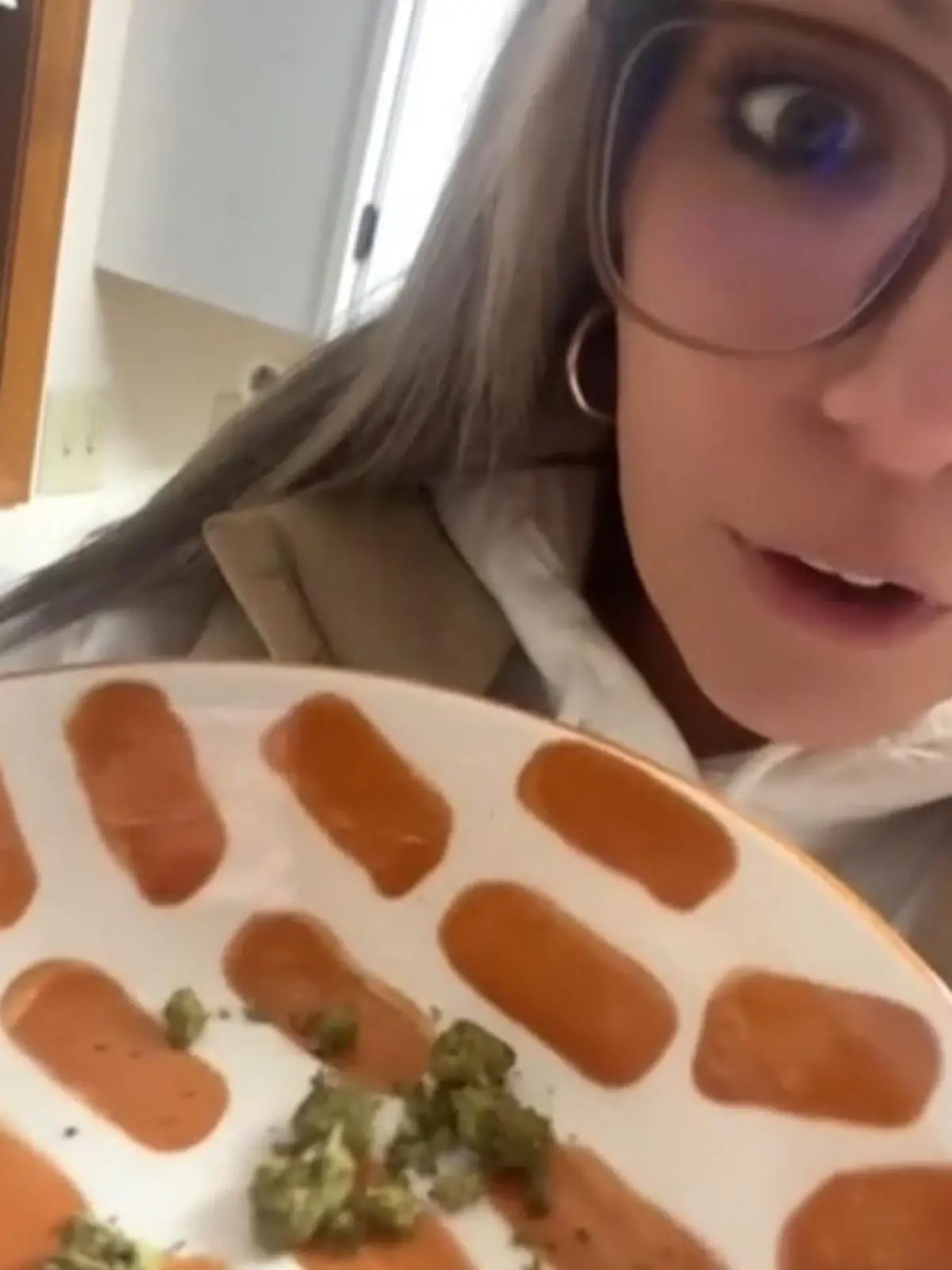 Bild zu: "Tochter bekommt Chicken Fries mit Cannabis serviert – Mutter stinksauer"