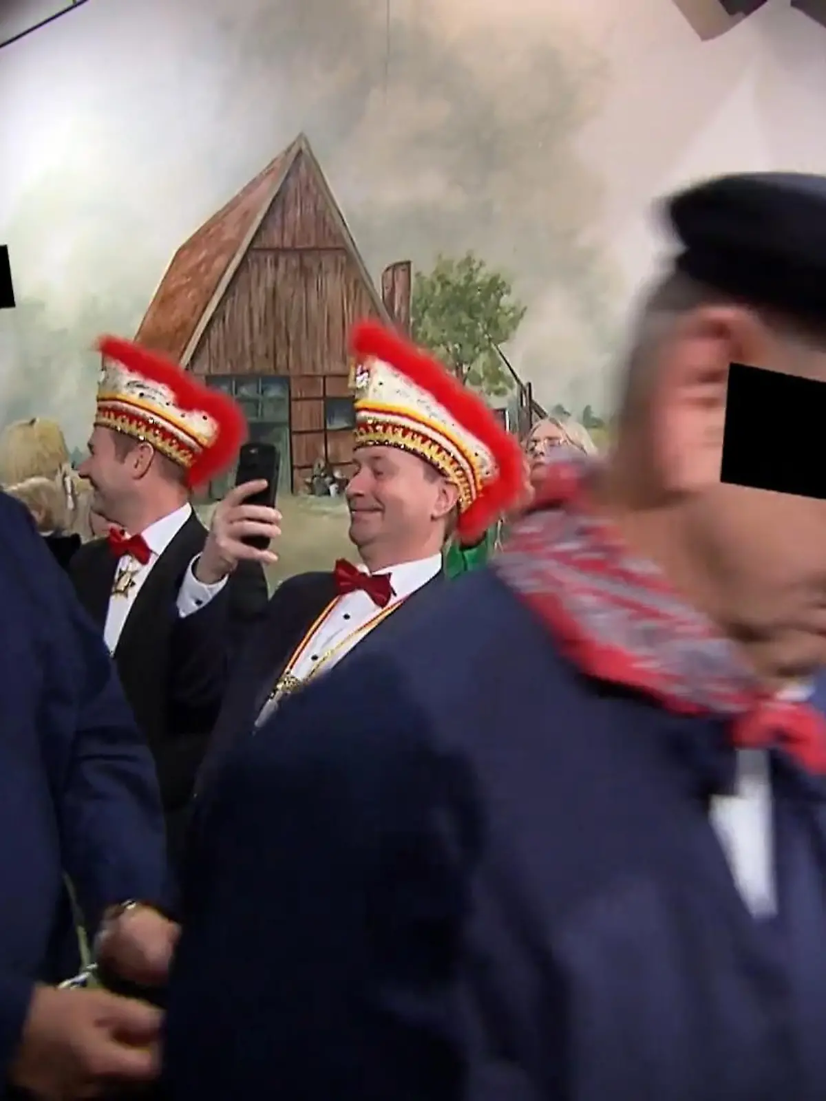 Bild zu: "Prominente bei Karnevalsprozess"
