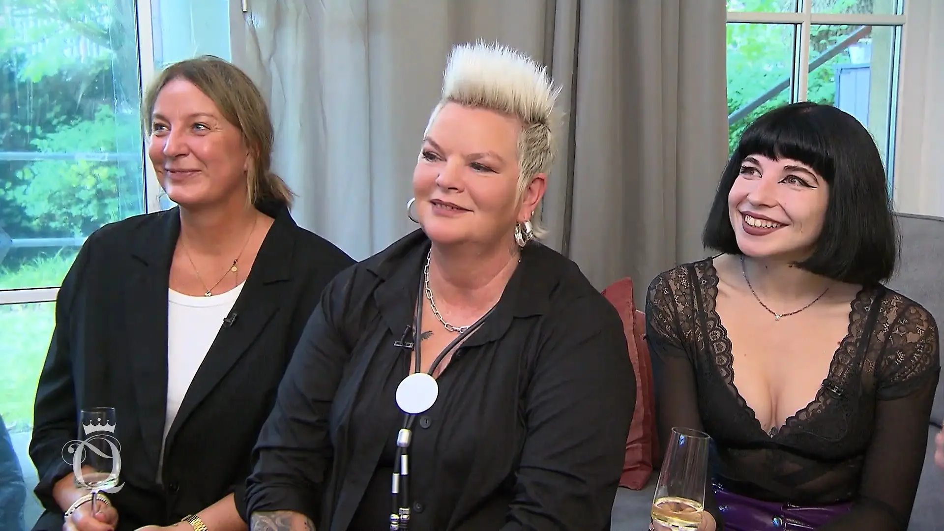 Klassisch und elegant - Ein Motto mit großer Vielfalt Der Hals ist im Fokus