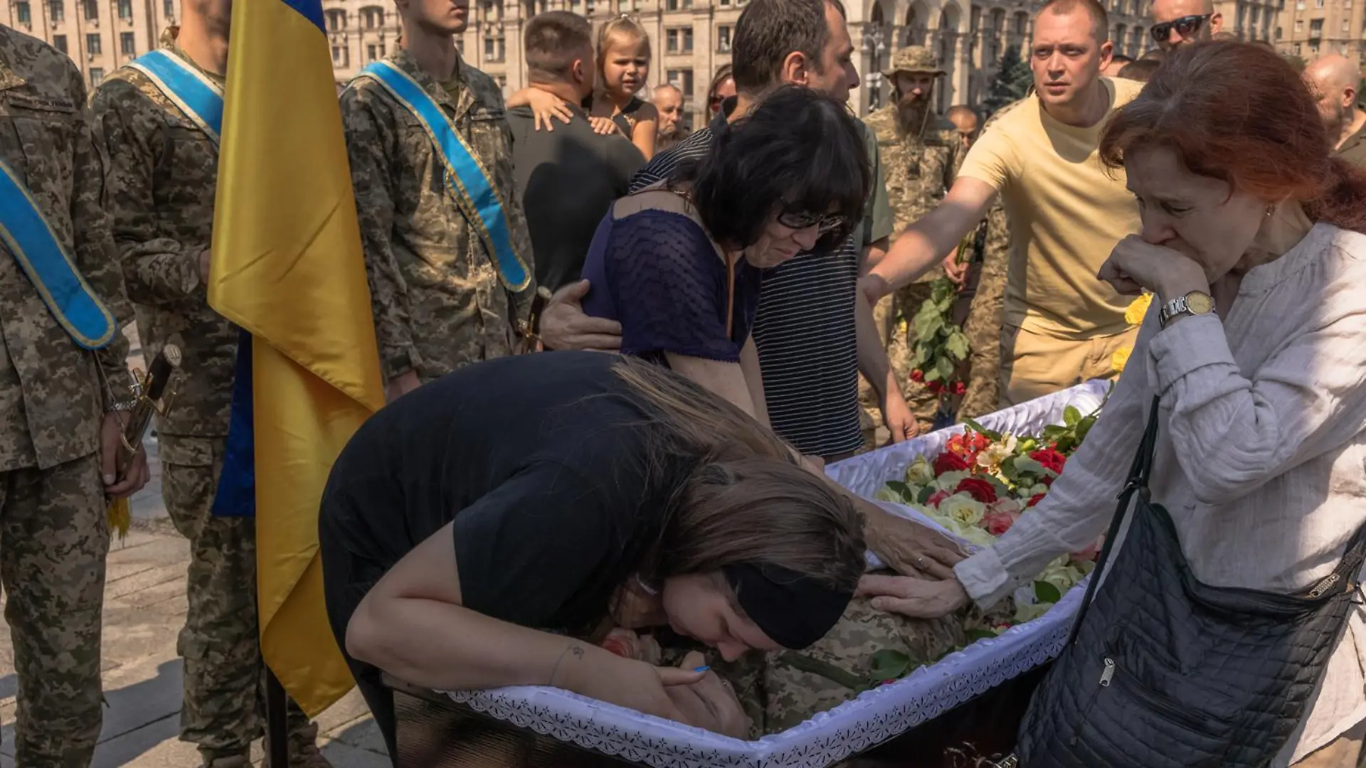 Am 20. Juni wurde Ivan auf dem Berkowezkyj-Friedhof in Kiew beerdigt. Mit dabei waren seine Frau, Mutter, sein neun Jahre alter Sohn und viele Freunde.