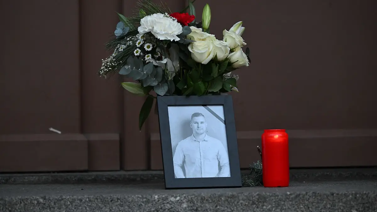 Bewegende Trauerfeier für getöteten Polizisten - Schuster dankt im Namen aller.