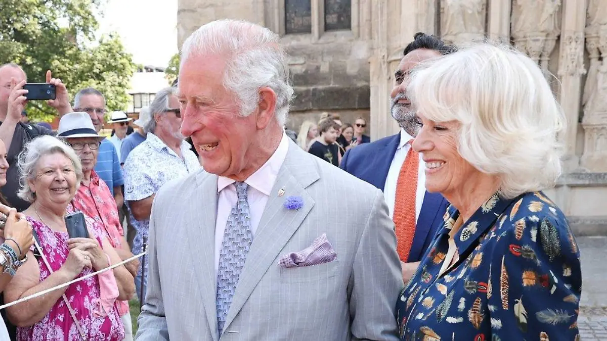 Prinz Charles und Herzogin Camilla: Gut gelaunt und ohne Maske