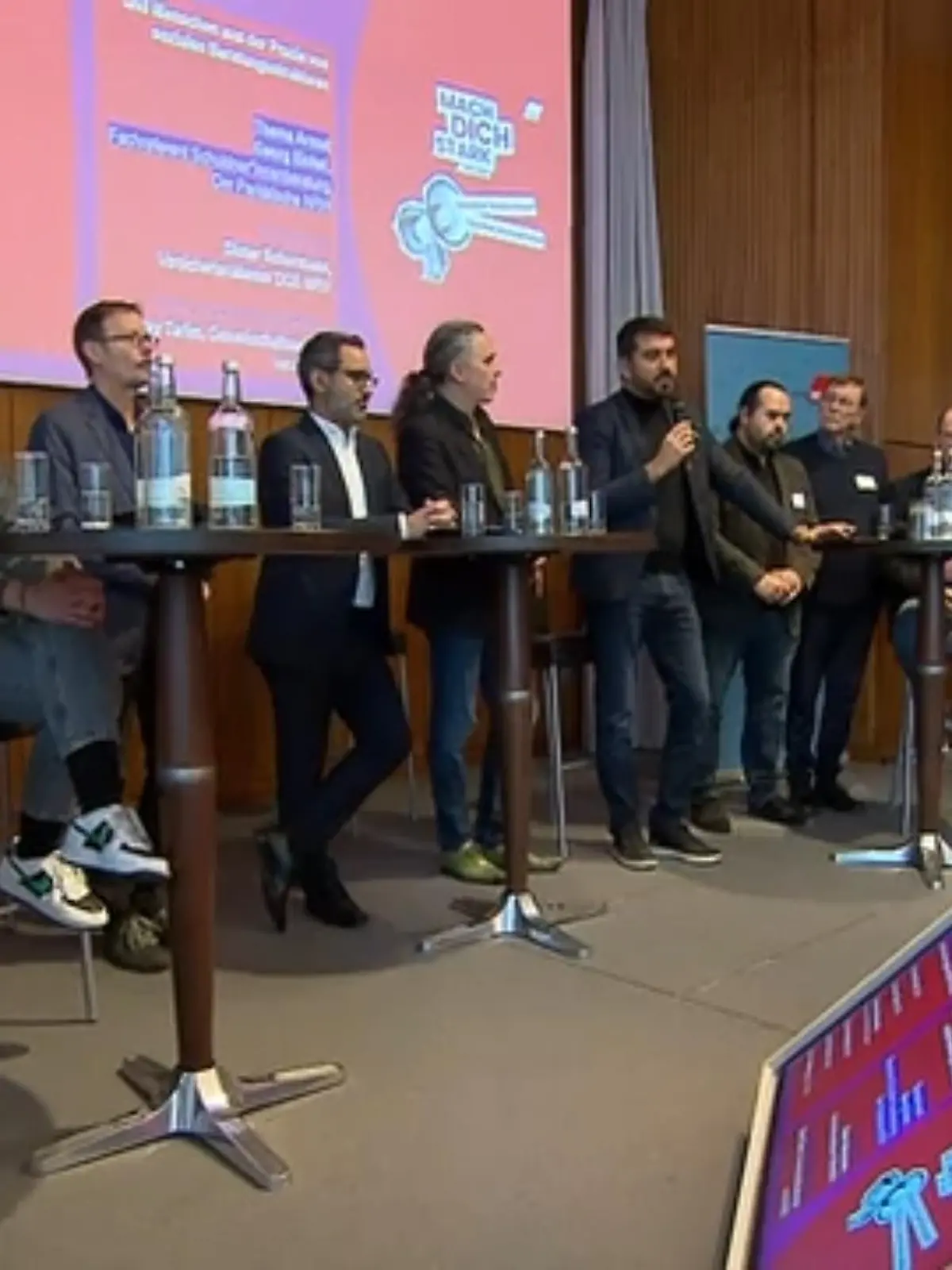 Bild zu: "Gewerkschaften machen sich stark"