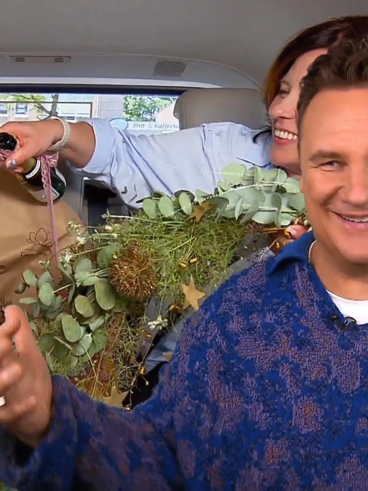 Bild zu: "Simone legt sich mit Accessoires an - wird das zu viel?"