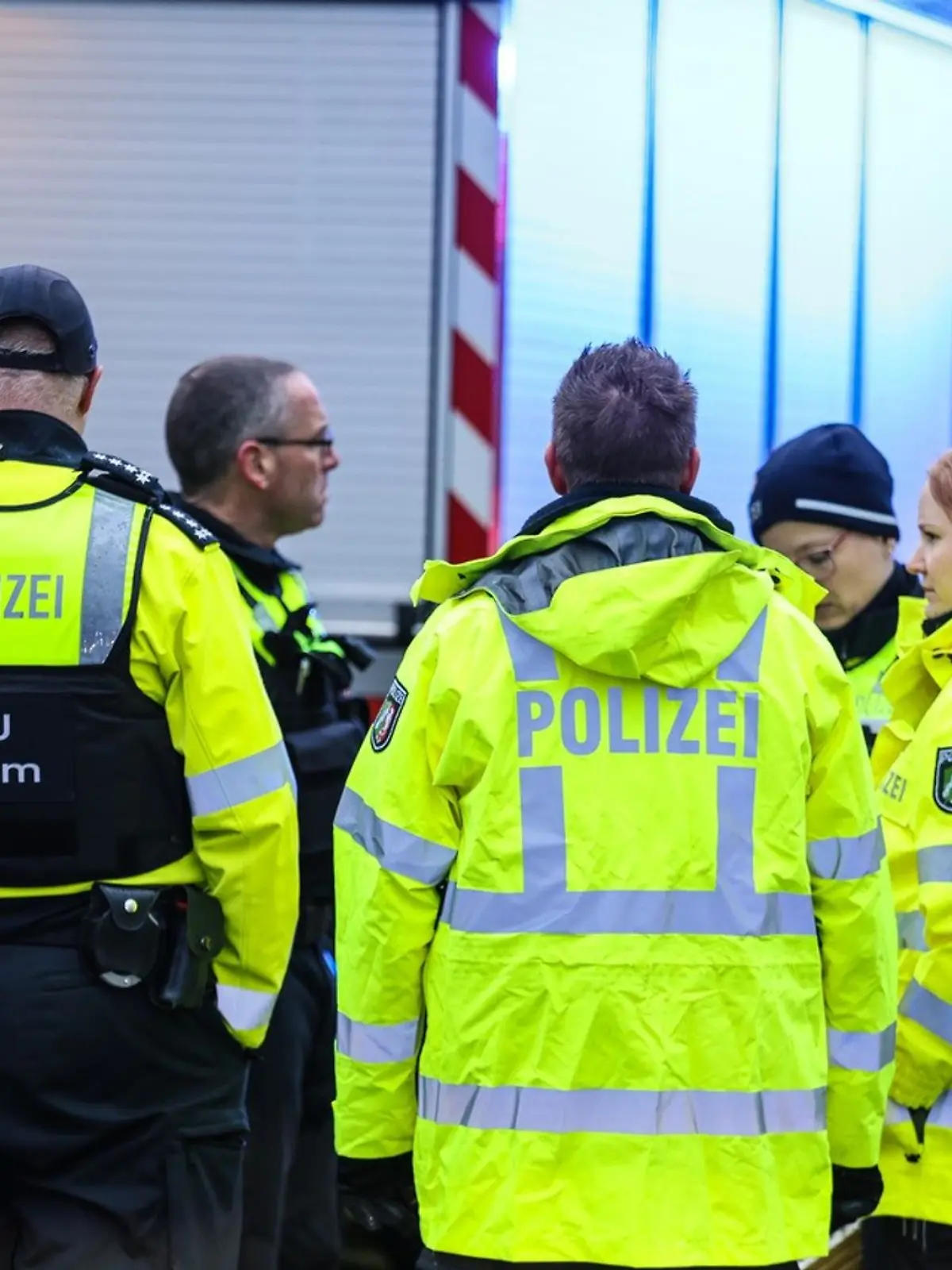 Mädchen in Hemer (NRW) von Kleinbus erfasst und gestorben.