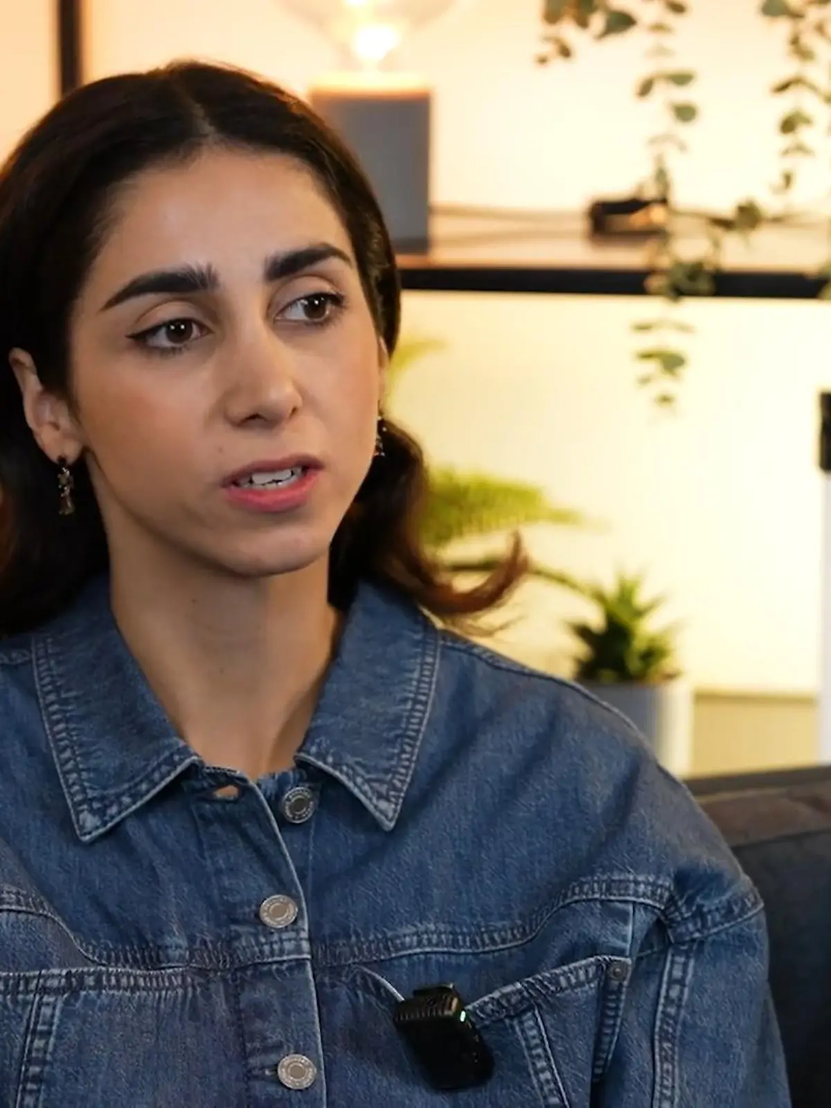 Suri Abbassi bewundert ihre AWZ-Rolle für ihre krasse Entscheidung. 
