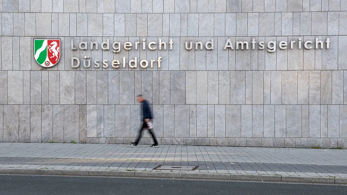 Ein Vater hat seine betrunkene Tochter vergewaltigt. Nun fällt in Düsseldorf sein Urteil. (Symbolbild)