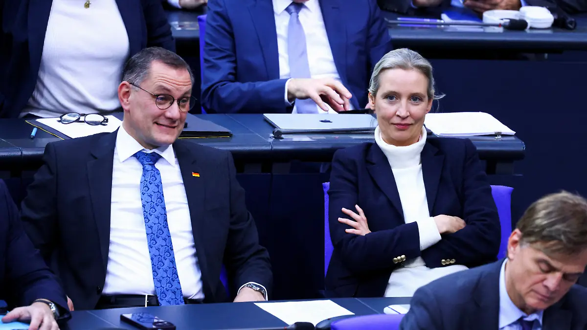 epi_224974594_REUTERSFOTO_2025-01-29T140625Z 467389641 RC2PJCACSARH RTRMADP 3 GERMANY-ELECTION-MIGRATION-SCHOLZ.JPG_Tino Chrupalla and A.jpg