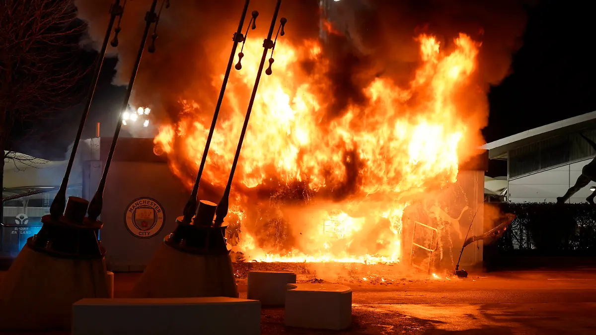 Die Feuerwehr konnte das Feuer schnell löschen.