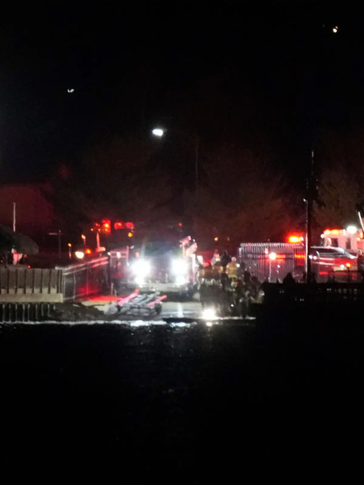 Bild zu: "„Ein Strom von Funken” – Augenzeuge sah den Flugzeugcrash in Washington "